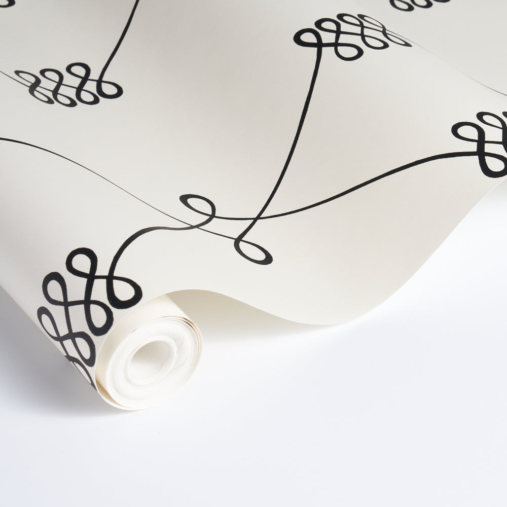 NICOLETTA | NERO SU CREMA