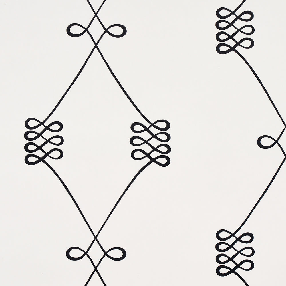 NICOLETTA | NERO SU CREMA