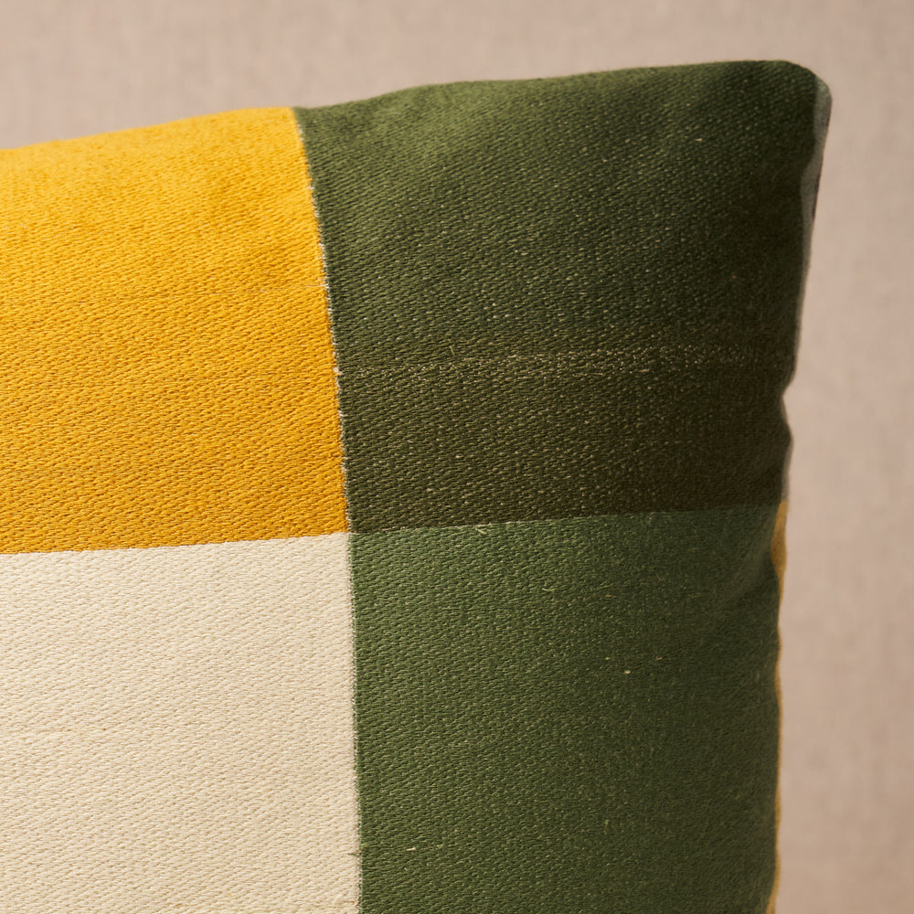 Cuscino con piastrelle ricamate | Verde