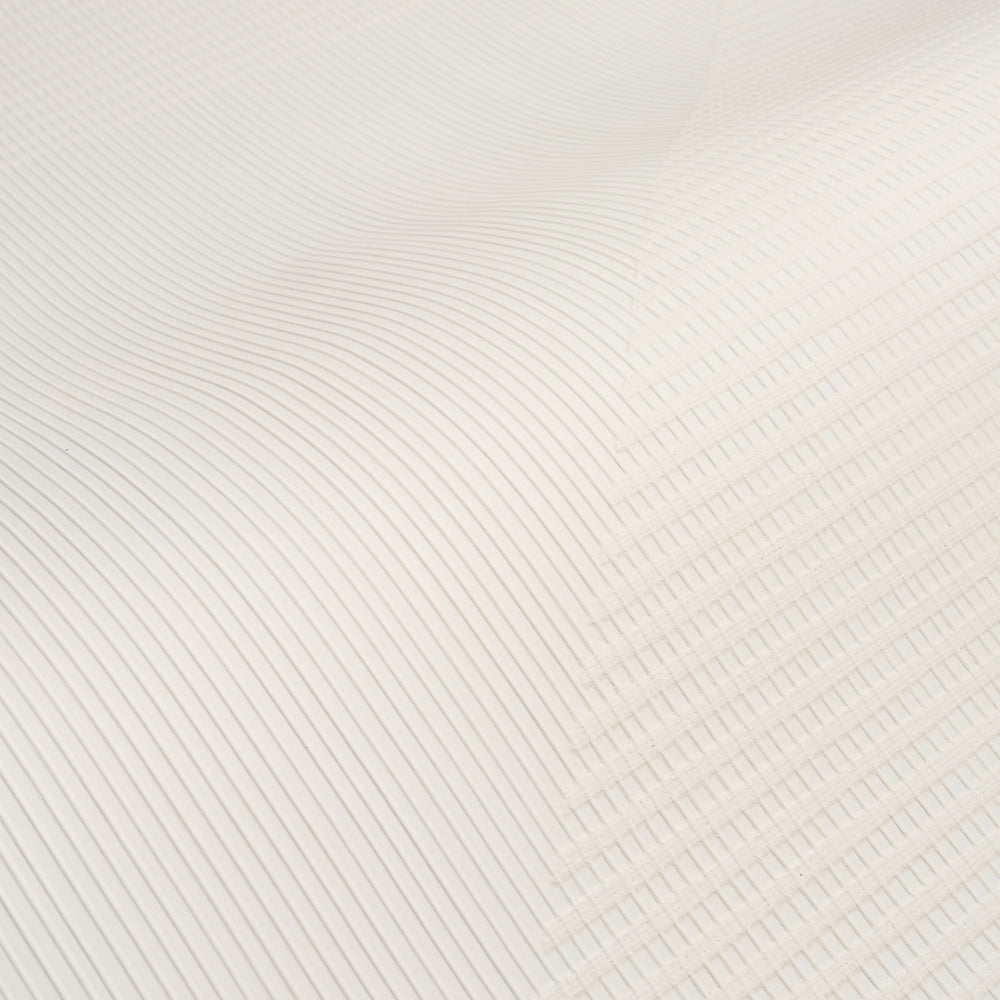 HAND COMBED TRIANGLES | White