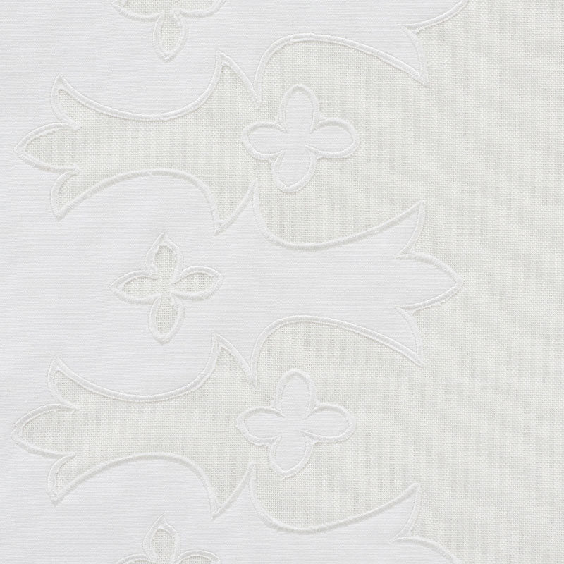 BERGAMA APPLIQUÉ | White & Ivory