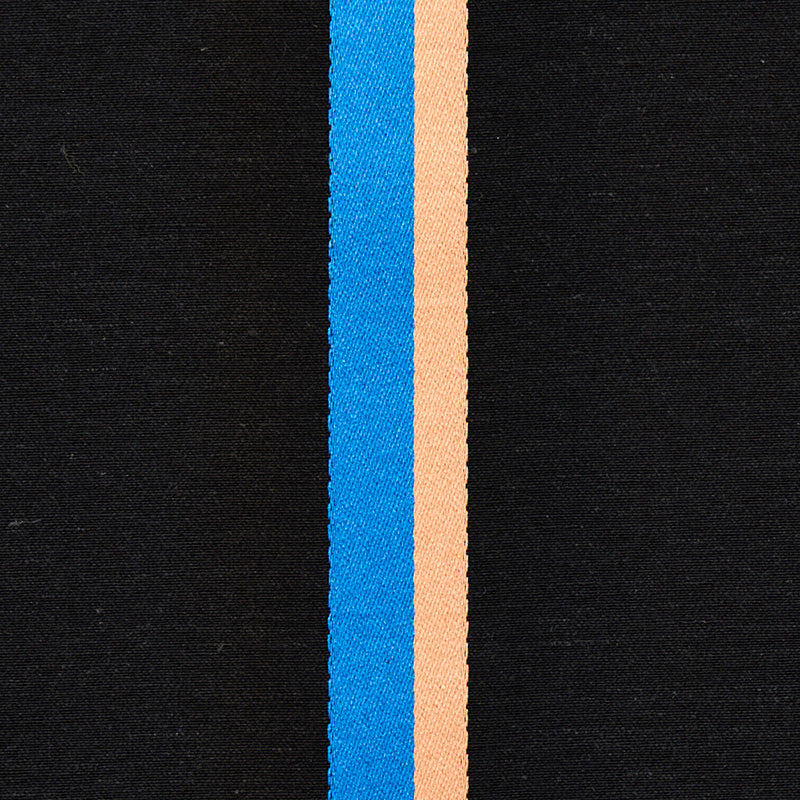 STRISCIA LARIVEY | CARBONE