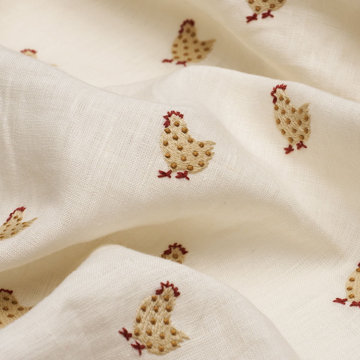 BETSY'S CHICKEN EMBROIDERY | Ivory