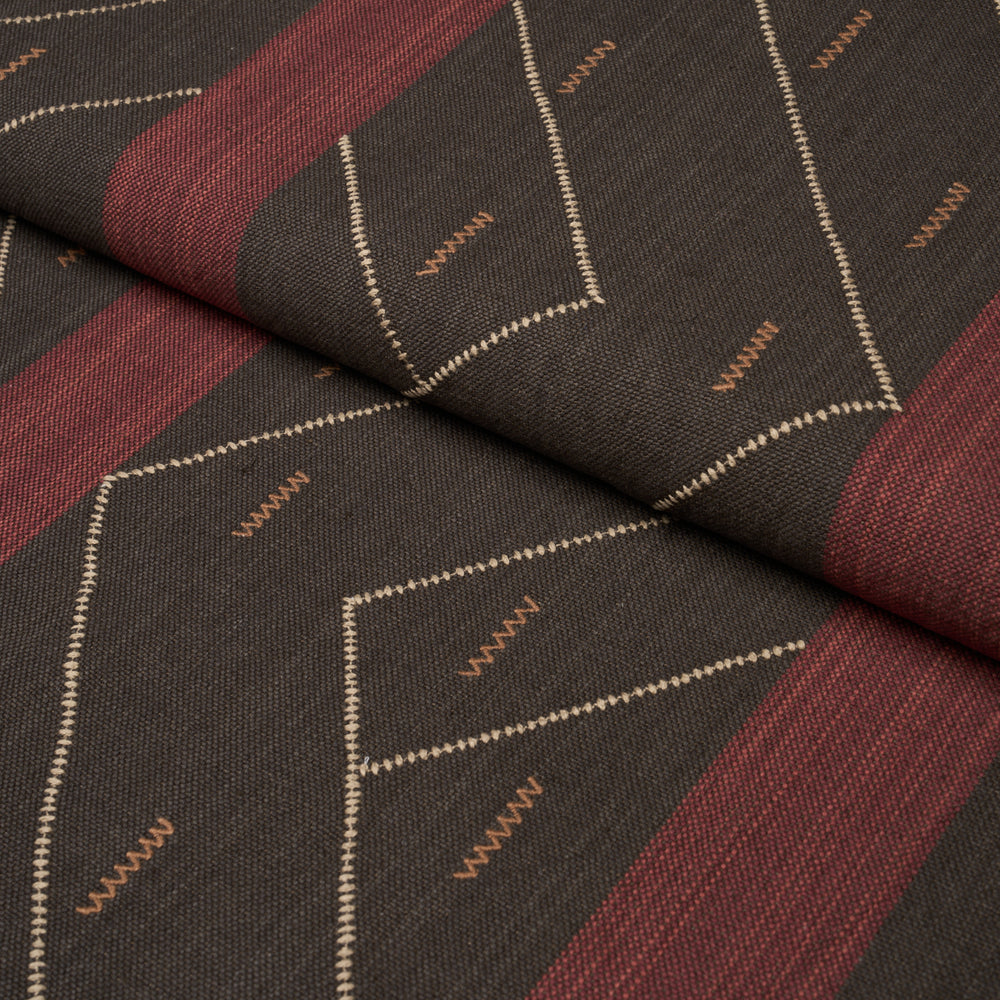 KAPANGA EMBROIDERY | Brown