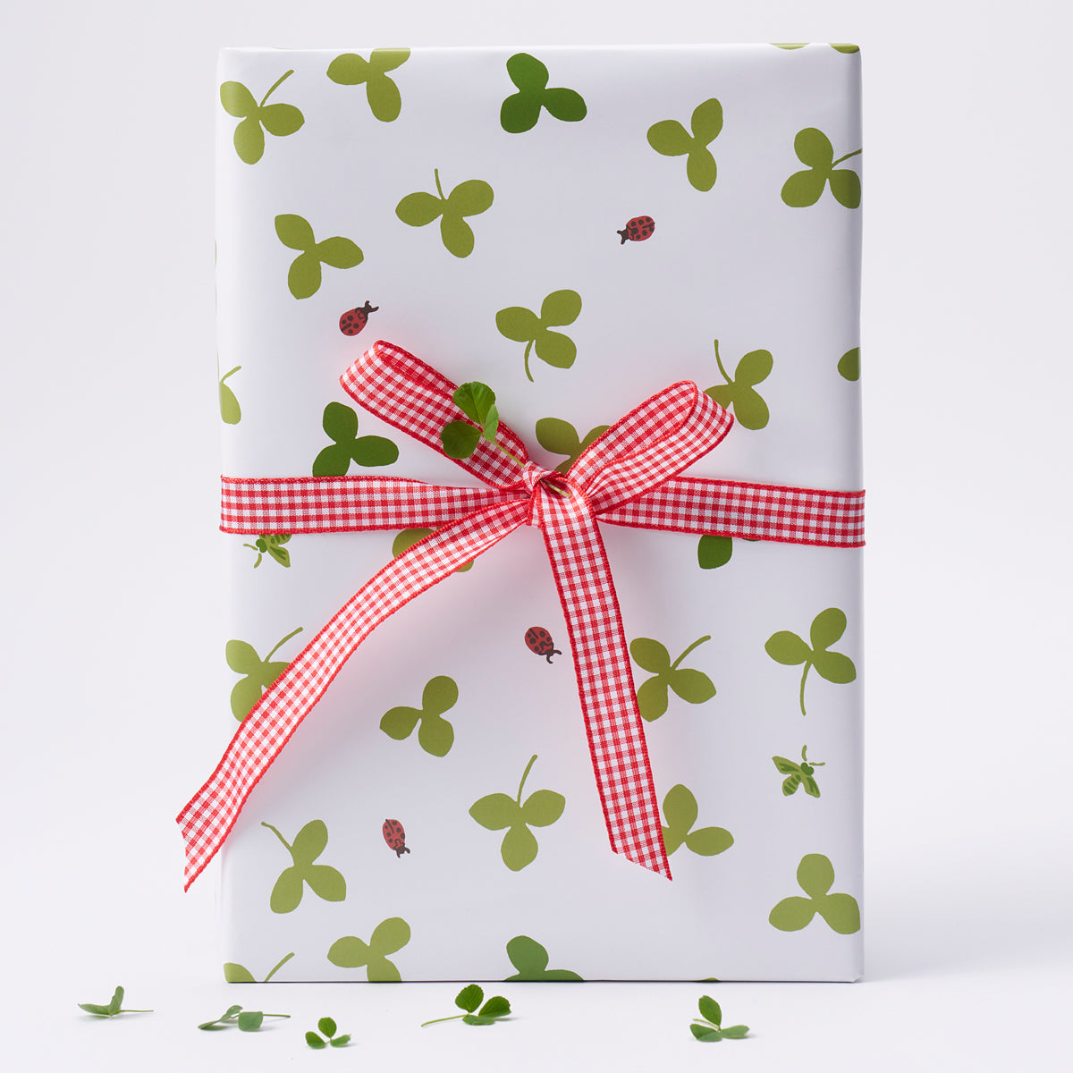 Celia Clover Wrapping Paper - Ivory