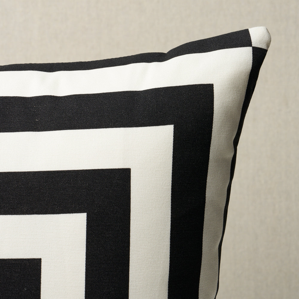 Roxbury I/O Pillow - Black