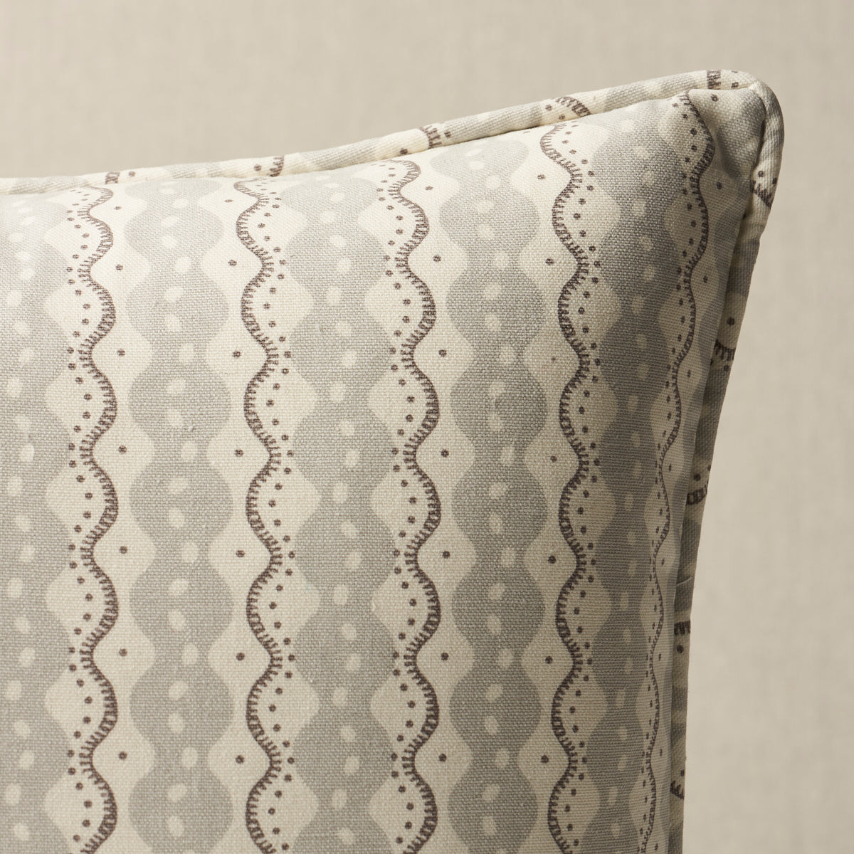 Cuscino a righe millepiedi | Pomice