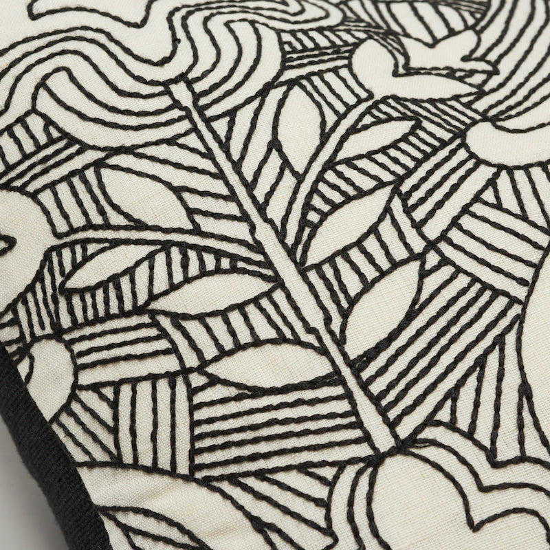 Cuscino ricamato Hendrix | Nero