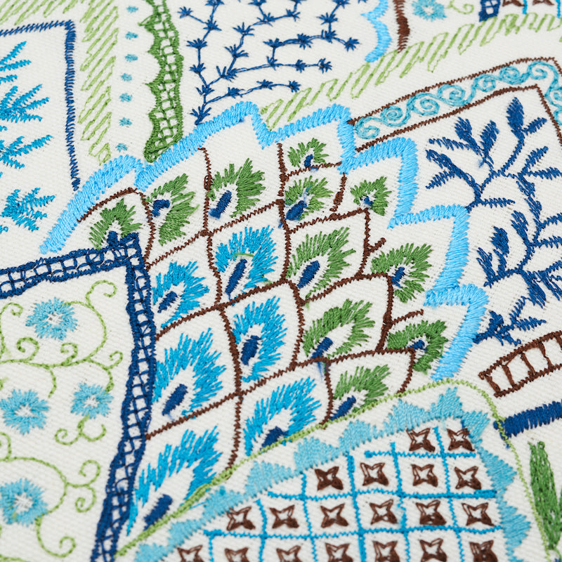 Cuscino ricamo Albizia | Blu verde