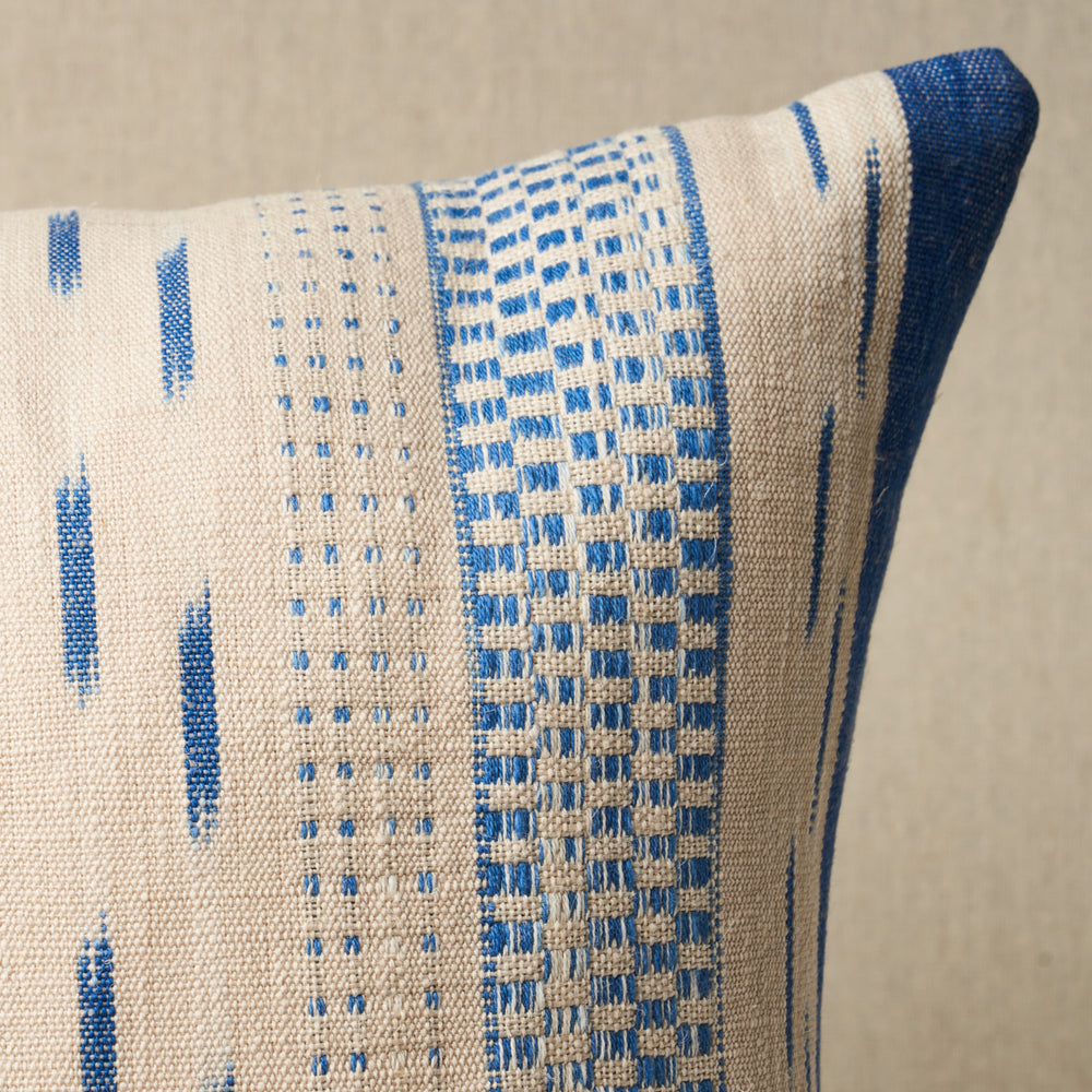 Cuscino a righe Mirza Ikat | Blu su naturale